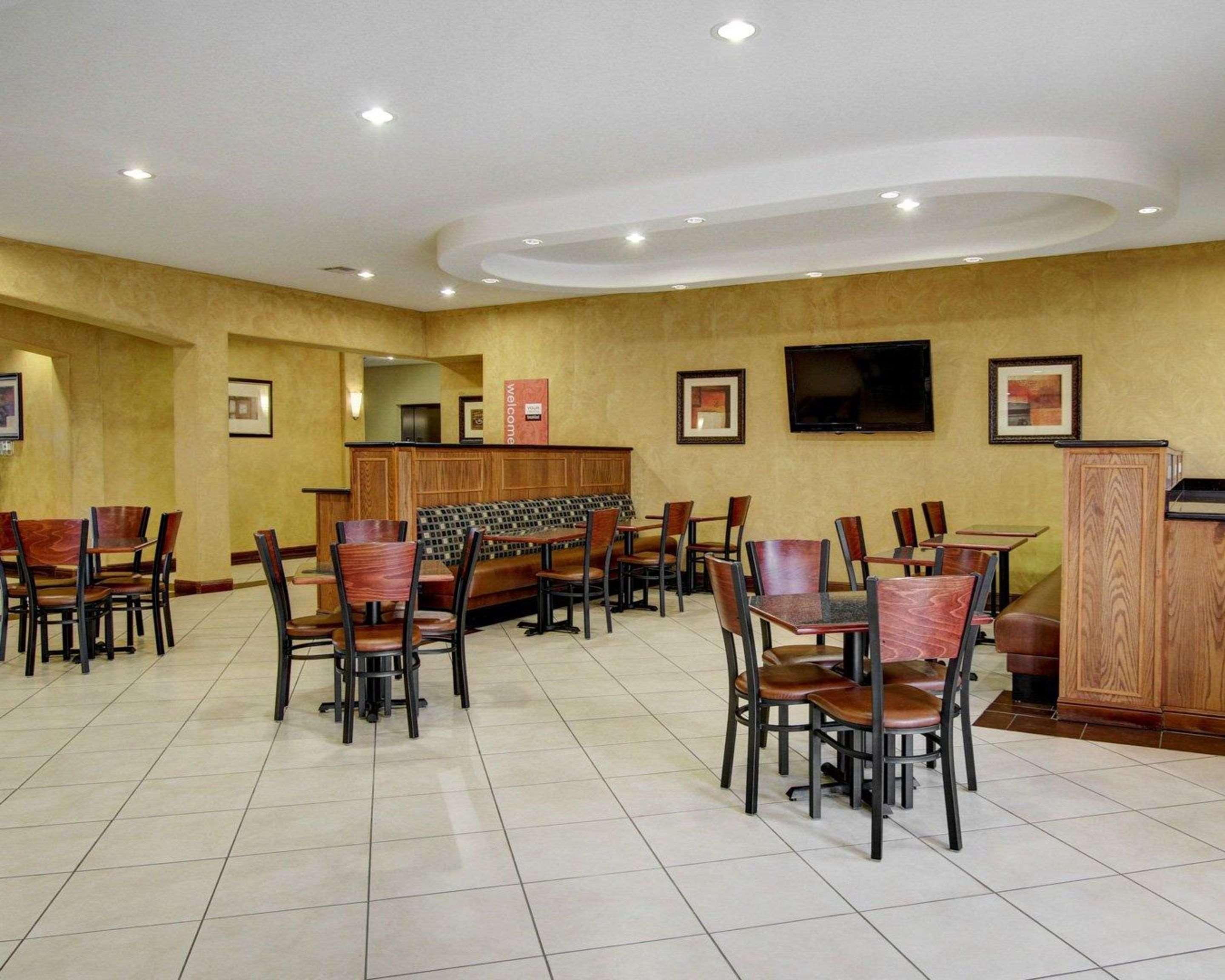 Comfort Inn & Suites Alvarado Exteriör bild